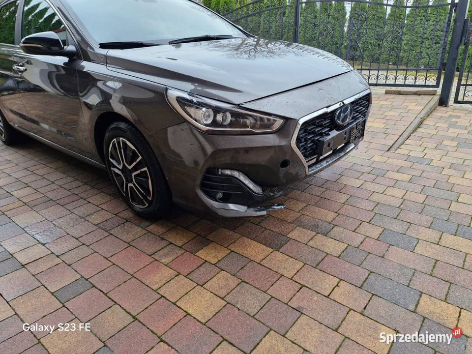 Niski przebieg bogate wyposażenie centralny zamek