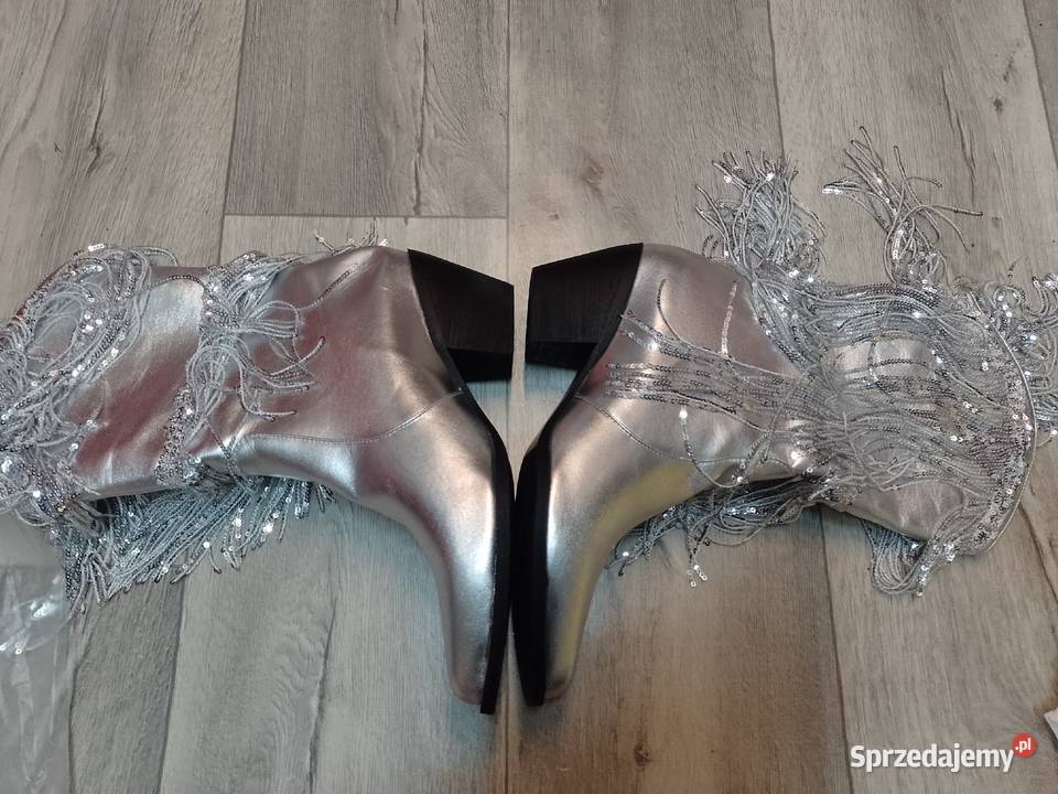 42 Srebrne bogato zdobione frędzlami Kozaki Moda i Styl Kraków