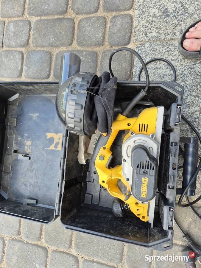 Sprzedam strug elektrycznym dewalt