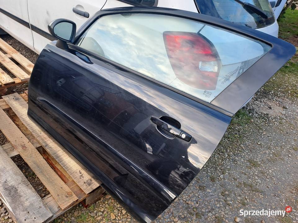 Ford Fokus MK2 FL 2010r drzwi maska klapa Karoseria