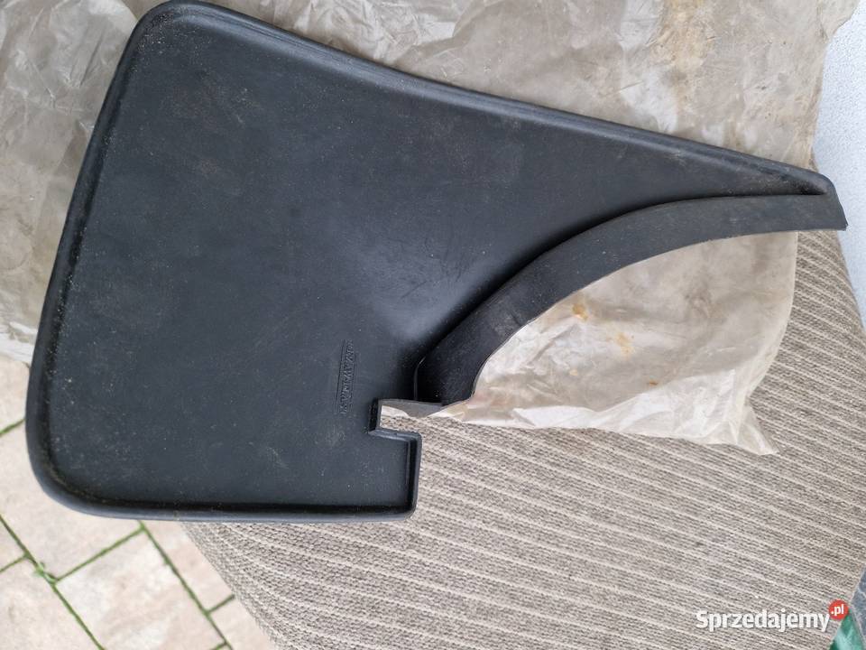 Fiat 126p chlapacz z prawy tylni z czasów PRL osobowe Wola Dębińska