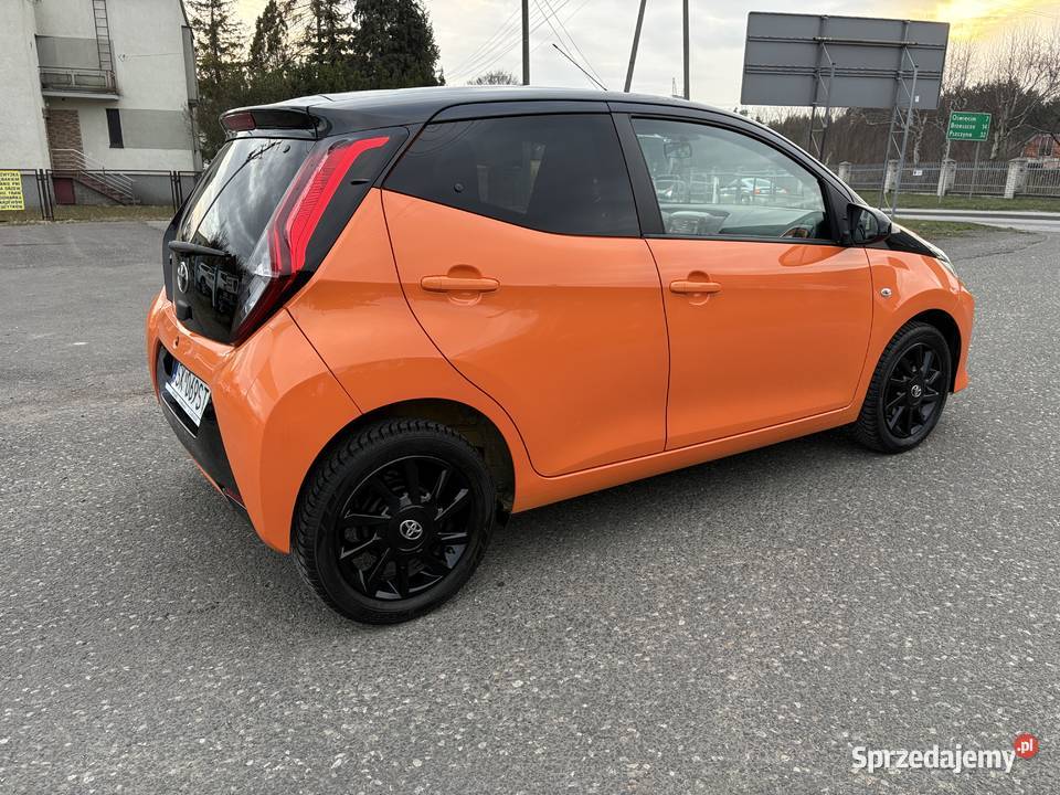 Salon BezwypKlima kamera cofaniaI właścicel Ledy kupiony w polskim salonie Aygo małopolskie Libiąż