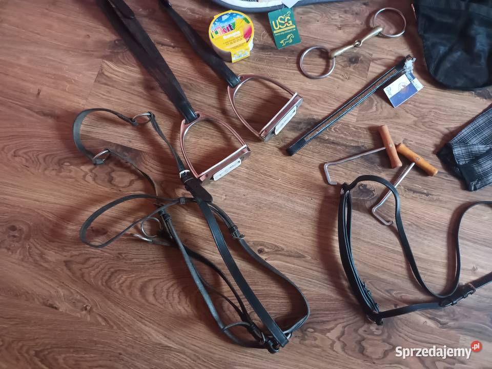 Zestaw sprzętu jeżdzieckiego czaprak strzemiona