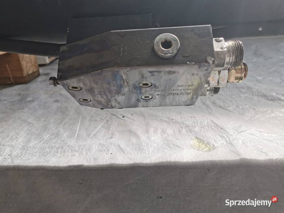 Holland LM 5080 Cylinder hydrauliczny wysuwu wielkopolskie Wilkowo