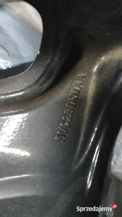 Sprzedam felgi aluminiowe Jeep Compas 18 manualna Ślesin