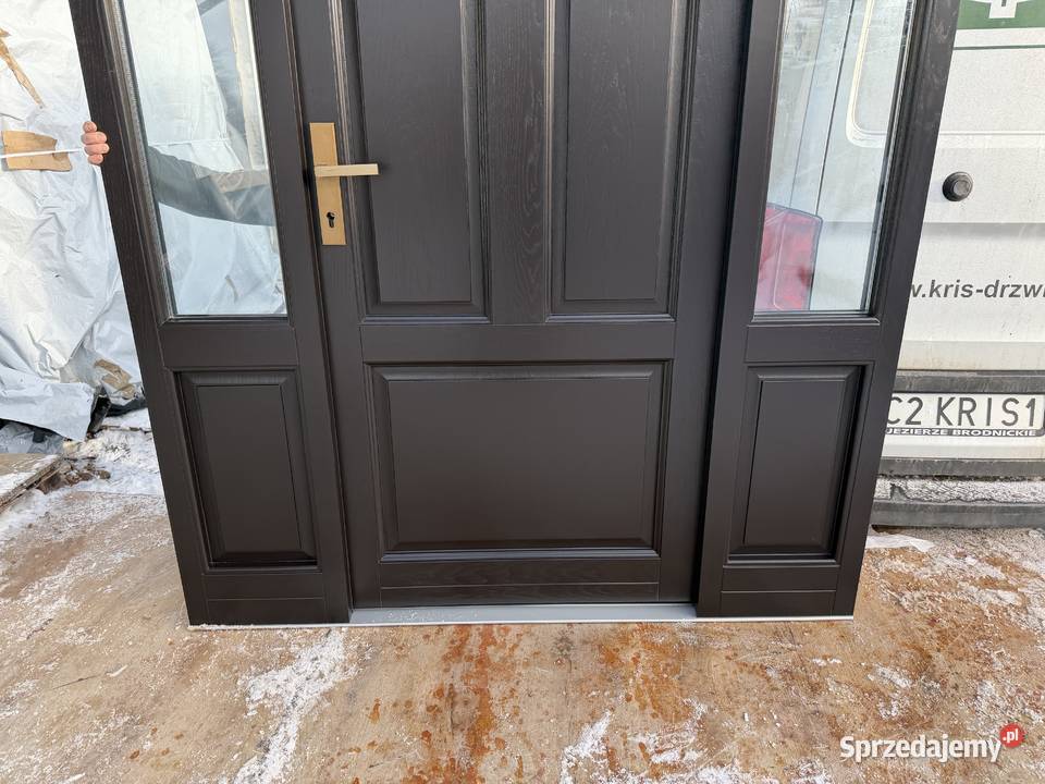 DRZWI ZEWNĘTRZNE z doświetlami wykonywane na Włocławek