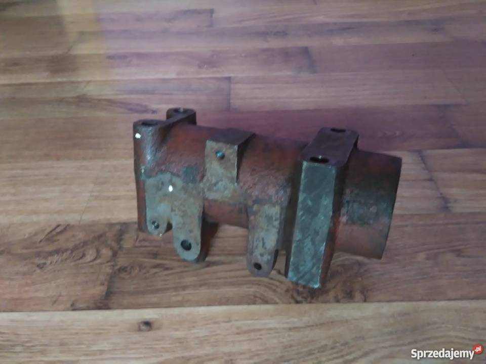 Cylinder podnośnika FarmMot 250D korpus cylindra Farmtrack Gdańsk