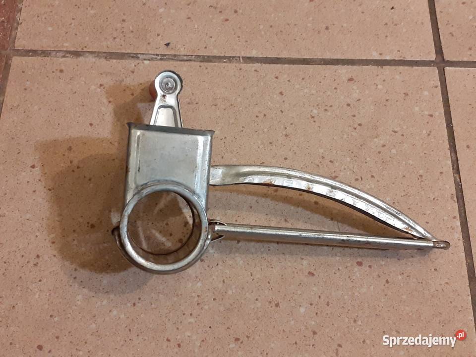 Ręczna tarka do sera orzechów itp PRL śląskie