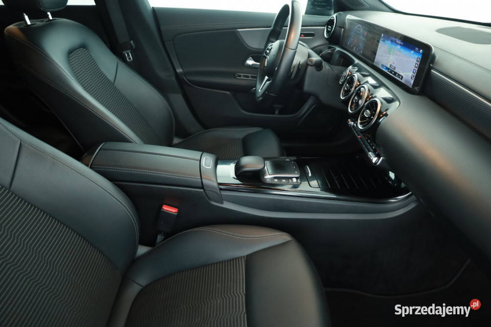Mercedes CLA 180 czarny Piaseczno sprzedam