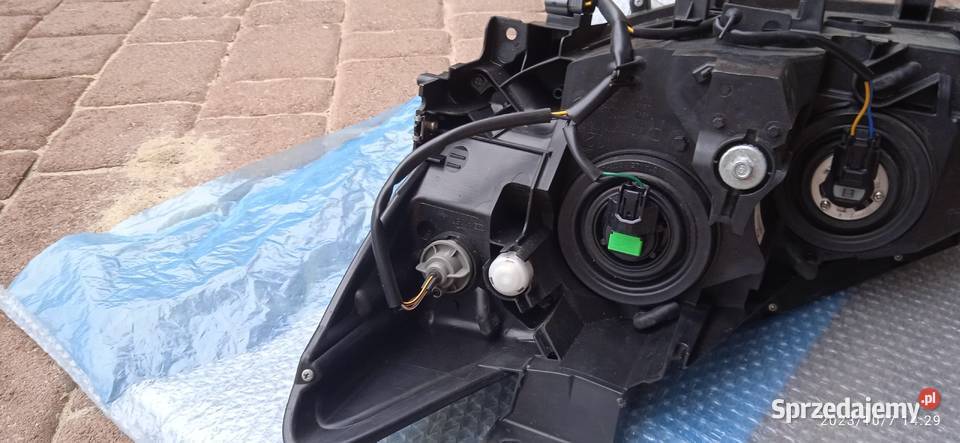 Lampa prawa Mazda CX5 2014r Lampy przednie Sobienie-Jeziory