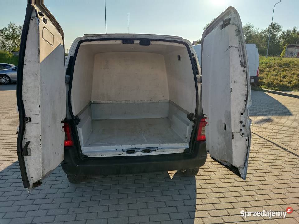 Ekonomiczny dostawczak długo opłaty sprawny Elbląg