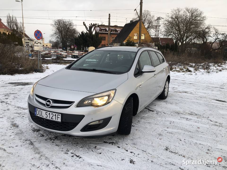 sprzedam Opel Astra 14 turbo serwisie