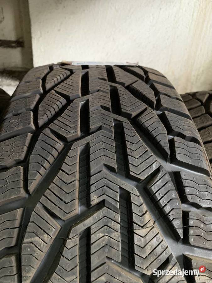 4x Opona Zimowa Taurus 2254517 94V 2019r 45 Samochodowe Włocławek