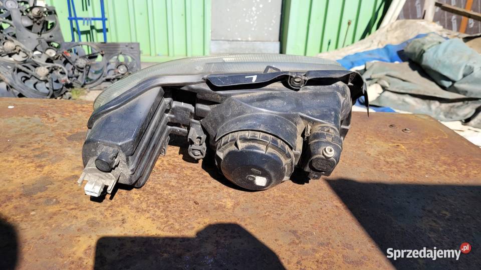 Lampa przednia lewa Peugeot 106 fl Łagów