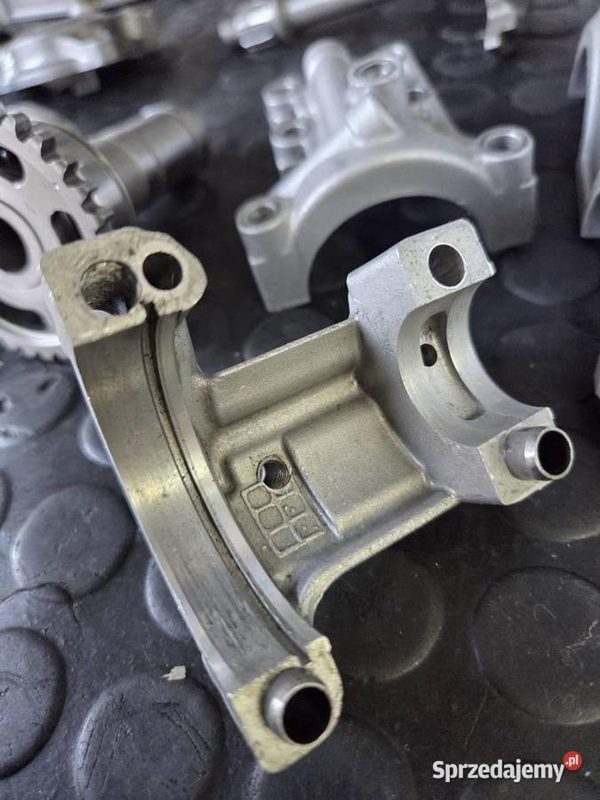 Części silnikowe yzf 250 01 13r głowica kartery