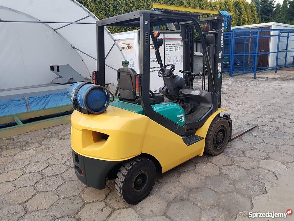 Wynajmę wózek widłowy komatsu 25t