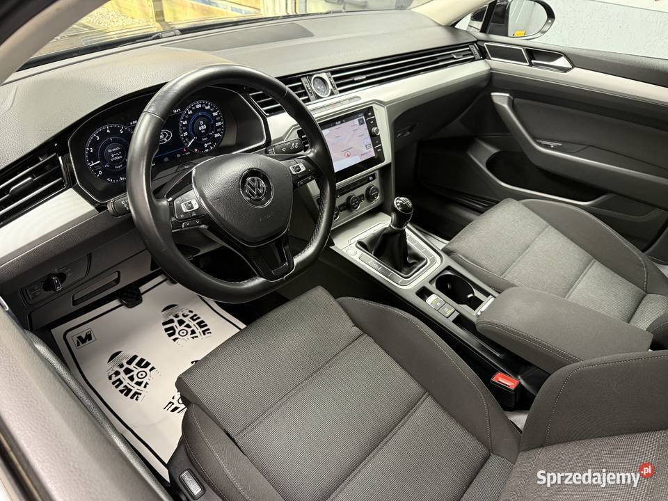 18 Benzyna sedan Virtuall Cocpit GWARANCJA kupiony w polskim salonie Passat Poznań sprzedam