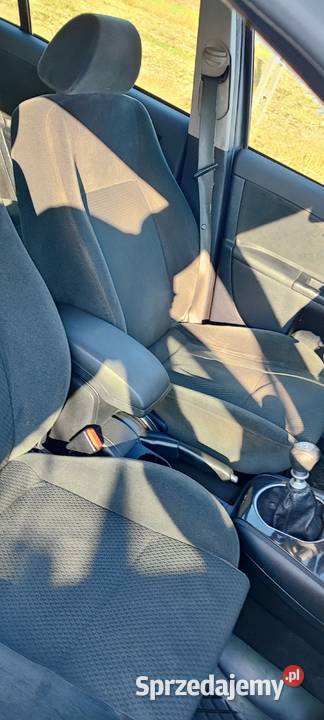 Ford Mondeo GHIA 20 TDCI Nowa Dwumasa Nowe manualna Uchanie