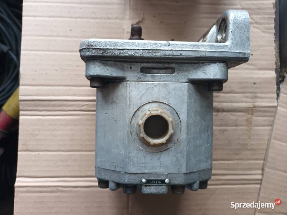Pompa hydrauliczna Maszyny rolnicze Chrząchów sprzedam