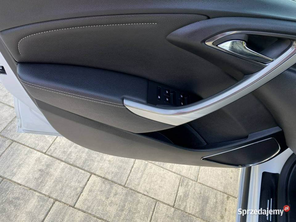 Opel Astra opłacone zadbane J 20092019 garażowany Poznań