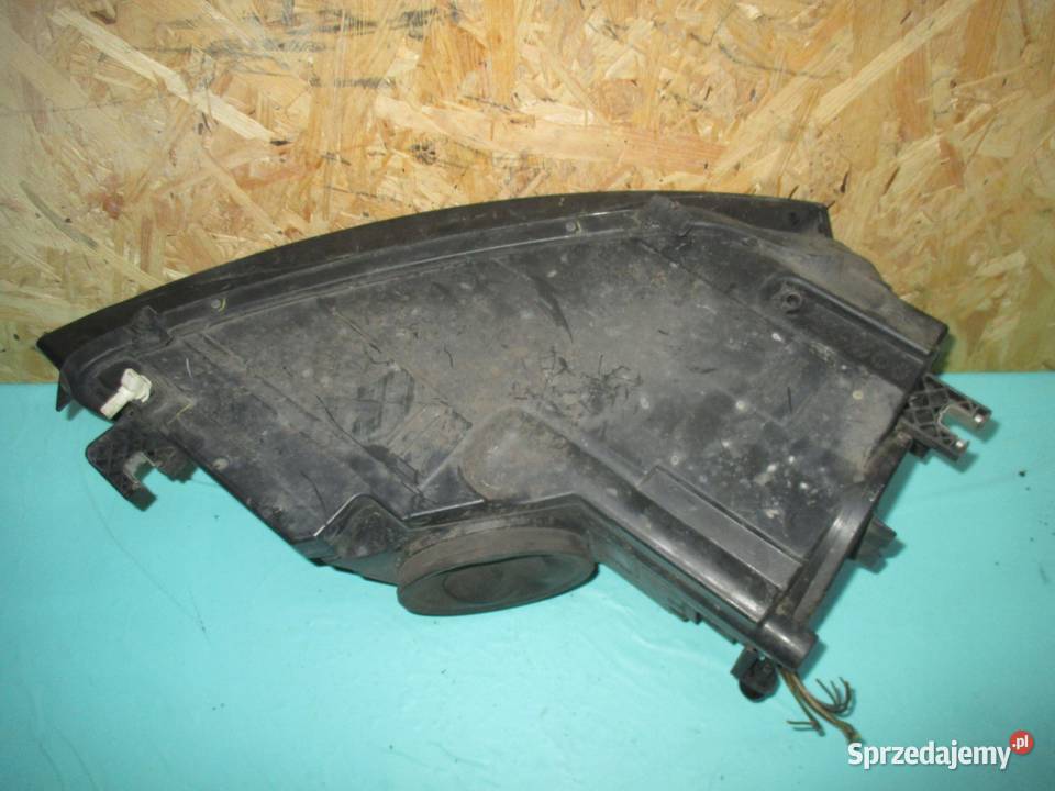 AUDI A3 8PA LIFT 20 TDI 09r lampa lewa przód