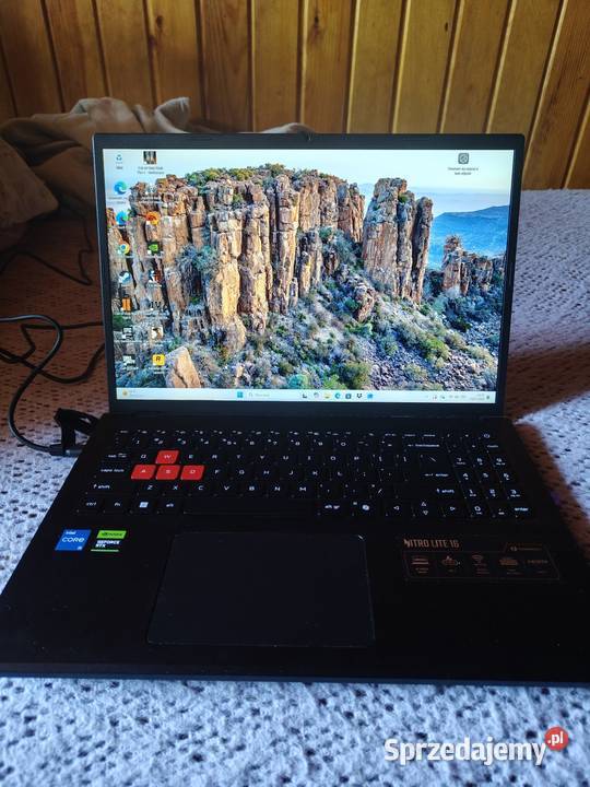 Sprzedam prawię nowego laptopa Acer Nitro lite