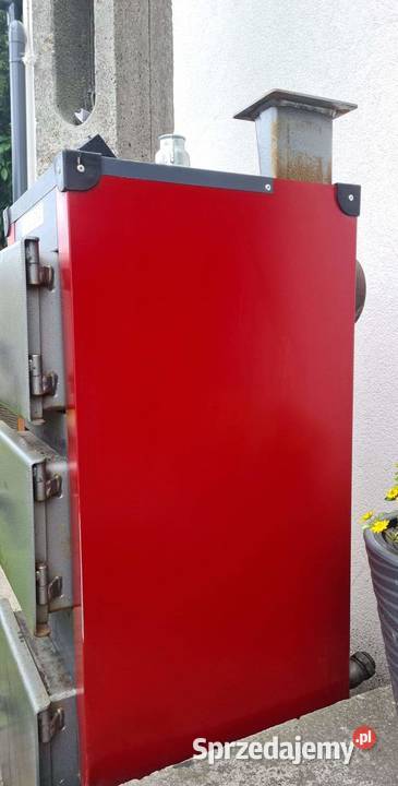 Sprzedam piec kotłowy z całym wyposażeniem Strzelno