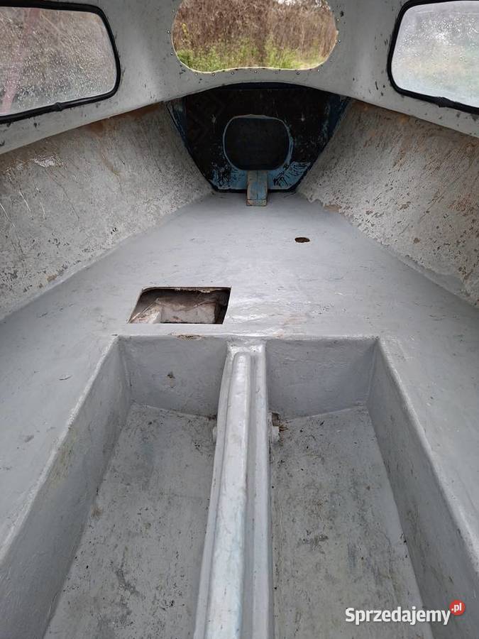 Łódka kabinowa 6 metrów długości z przyczepką Ostrowiec Świętokrzyski