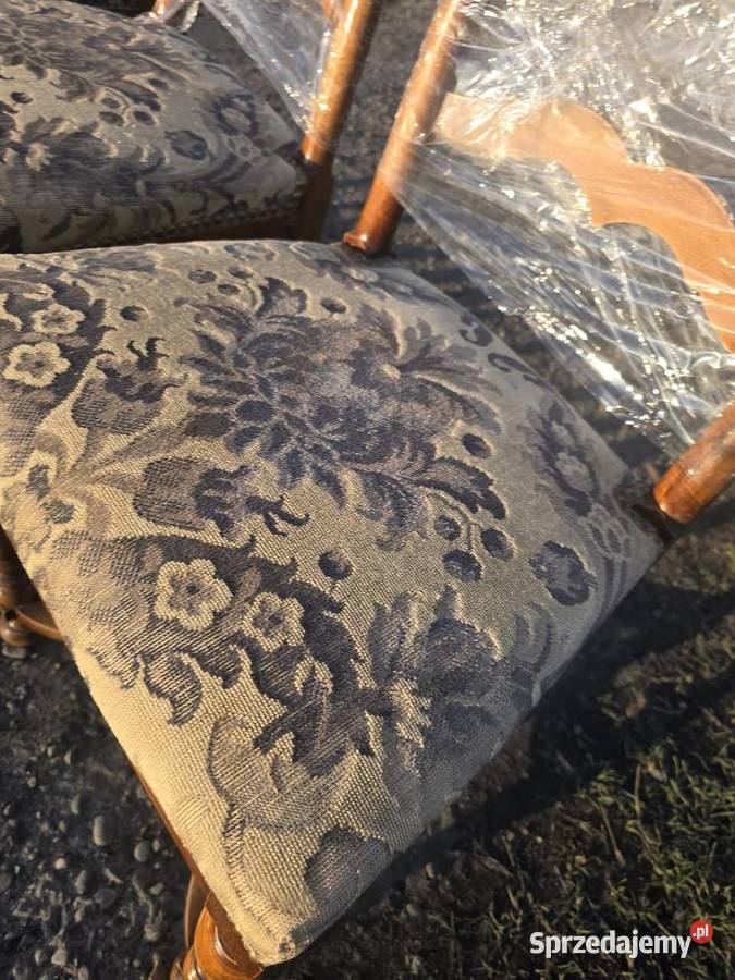 Krzesła stare 4 sztuki stan małopolskie Koziniec