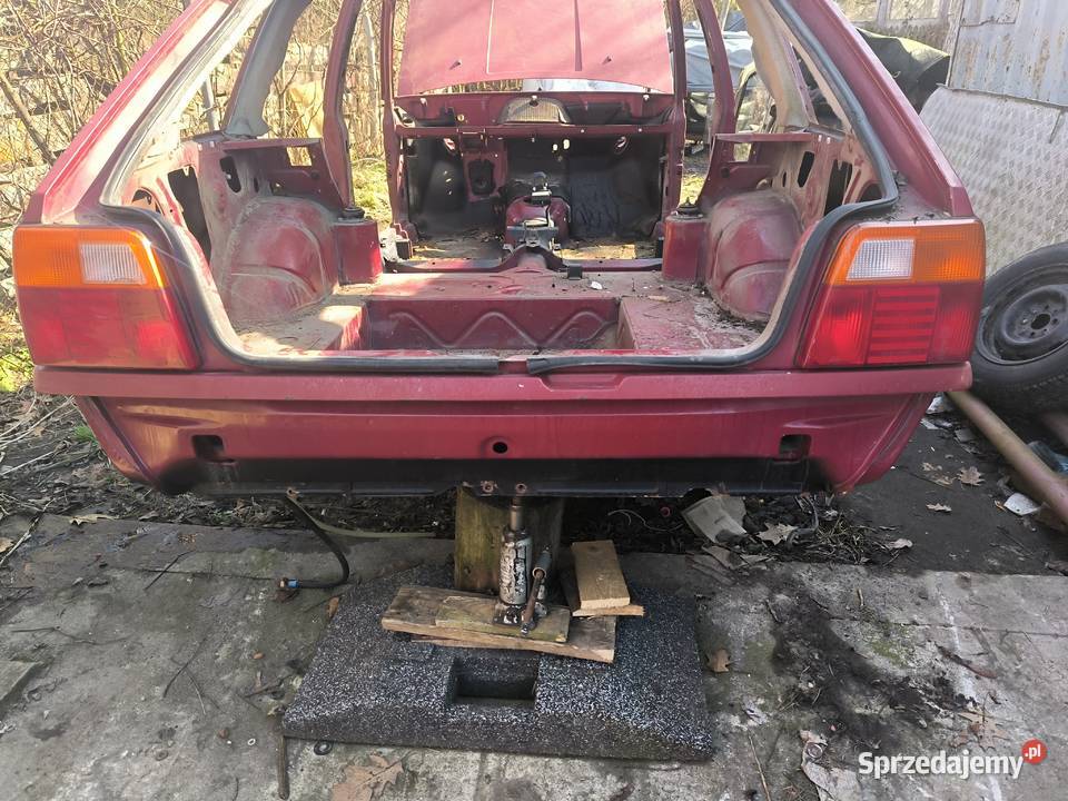 Polonez Caro dach podszybie cwiartka podszybie i Stalowa Wola sprzedam