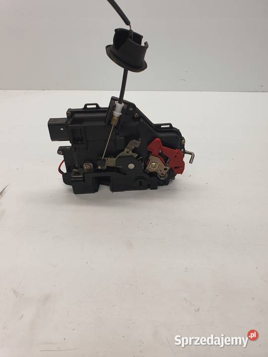 ZAMEK DRZWI PRAWY TYŁ AUDI 8E0839016C 7PIN Przystajń