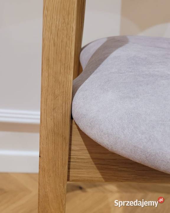 Krzesło z podłokietnikiem drewniane dębowe Malbork