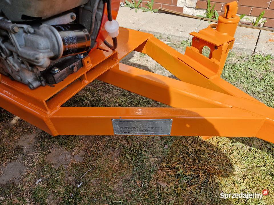 Rębak spalinowy do gałęzi Radomice