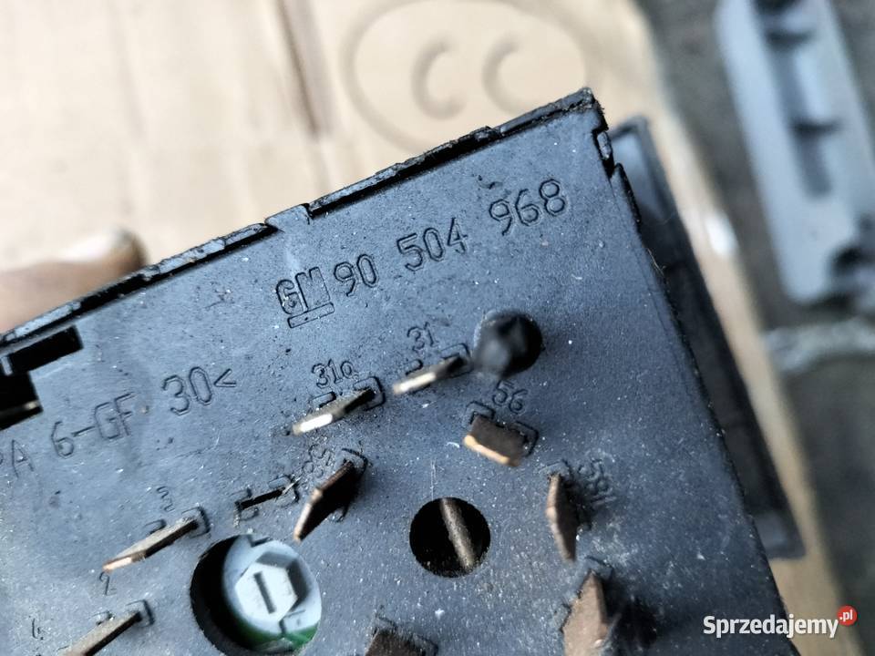 WŁĄCZNIK WYŁĄCZNIK ŚWIATEŁ VECTRA B 90504968 Kamień-Kolonia