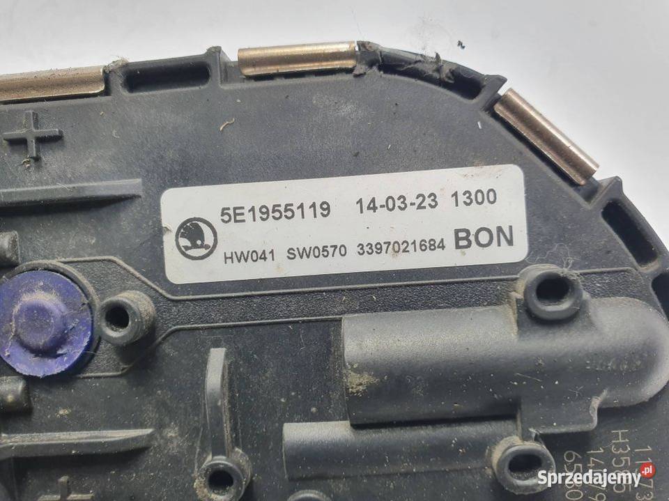 SILNIK WYCIERACZEK SKODA OCTAVIA III 5E1955119 Lipno