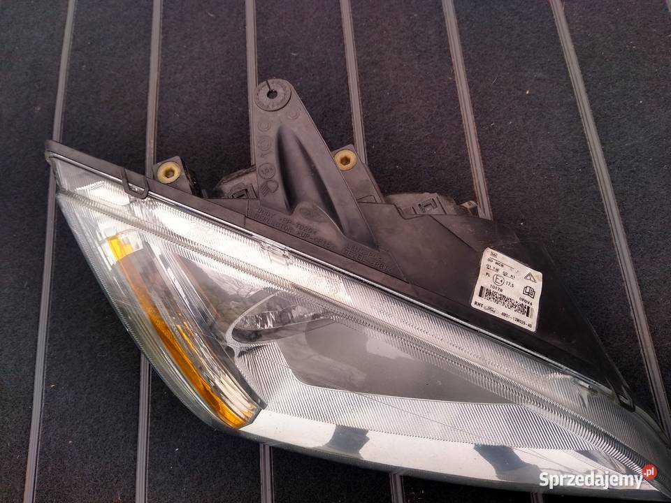 Lampa przednia prawa Ford Focus MK2 lampy przednie łódzkie Łódź