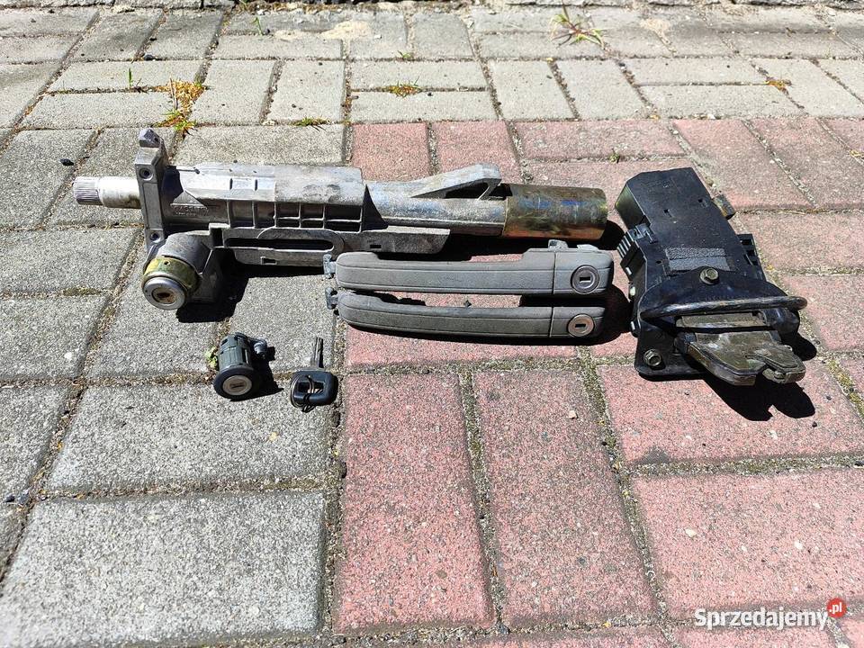 Zestaw kluczyk kolumna klamki wkładka Volvo 850 Jaworzno sprzedam