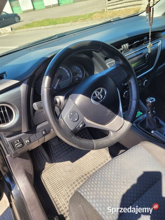 Toyota Auris II 14 d4d 90 6 biegów Salon Polska Bujaków