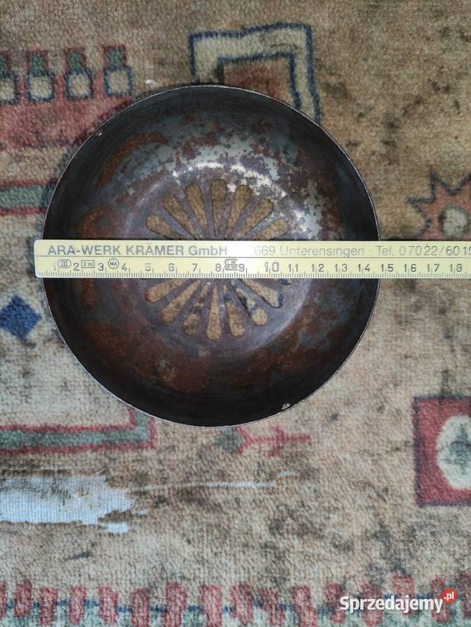 Zbiorniczekosłona i wtyczka siłowa Przeworno