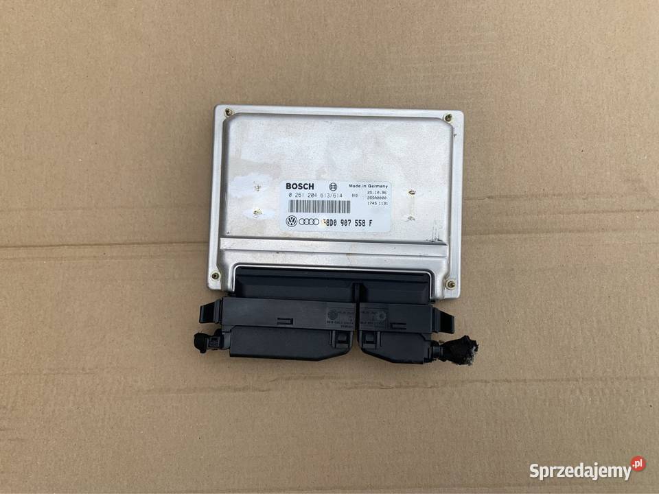 8D0907558F komputer sterownik silnika Vw passat