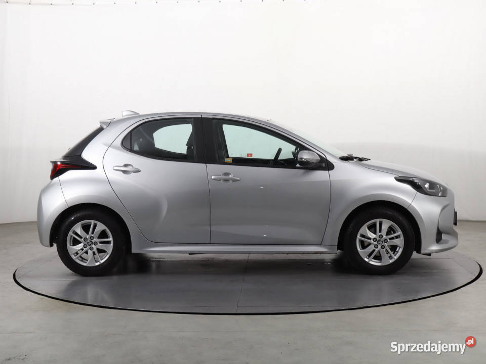 Toyota Yaris 15 VVTi pełny VAT