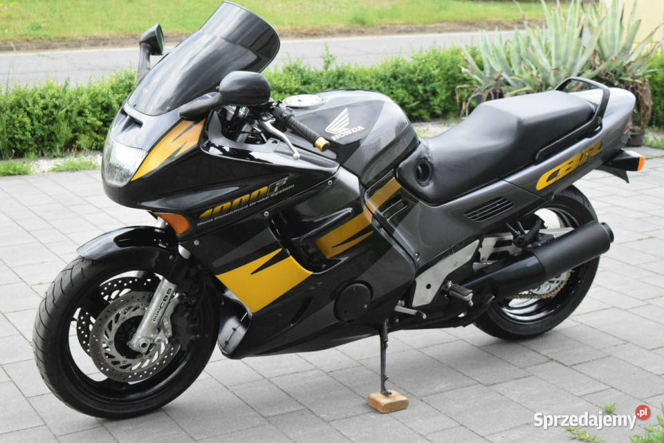 Honda CBR oryginalny stan dok na z niemiec benzyna wielkopolskie Śrem
