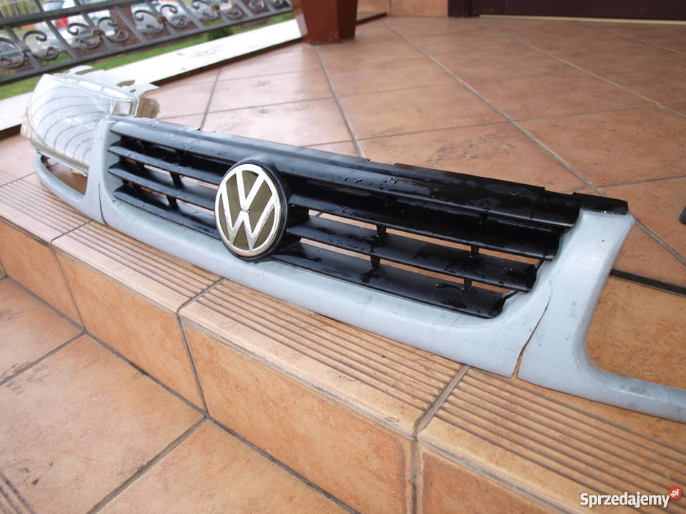 VW Polo Grill atrapa Lampa prawa przednia Kalisz