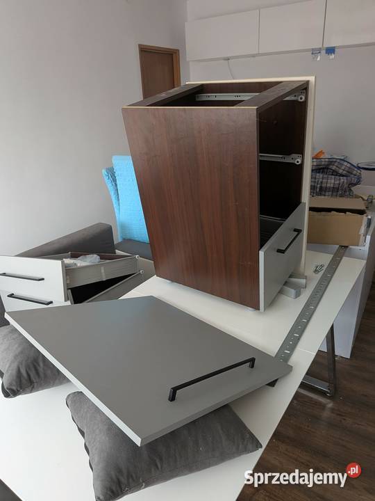 Zabudowa kuchenna widoczne elementy na zdjęciu Wrocław