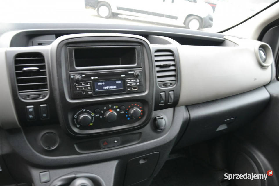 Renault Trafic long 9cio osobowy nawiewy tył 16 4/5 Motoryzacja Kęty