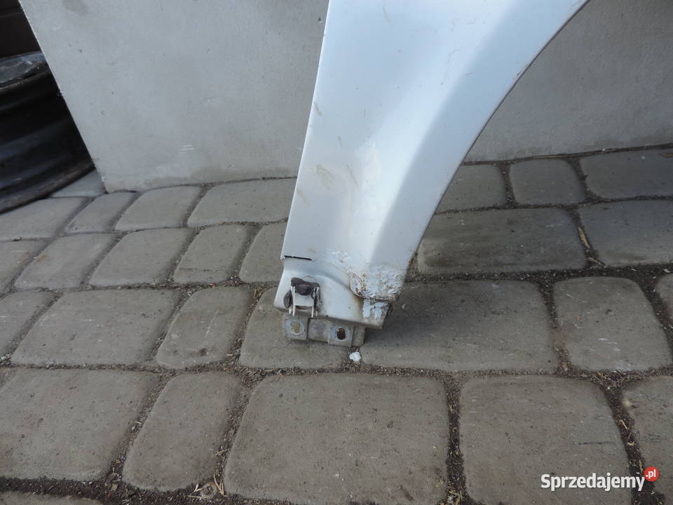BŁOTNIK PRAWY PRZÓD VW PASSAT B5 LB7Z