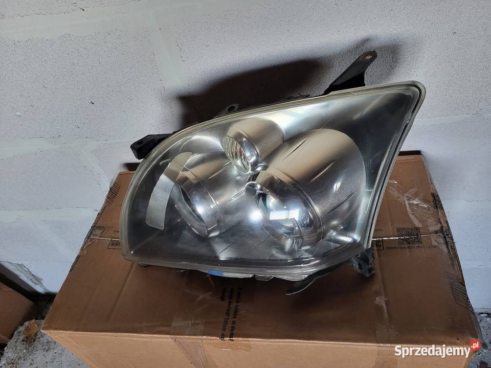 Lampa lewa przód xenon toyota Avensis t25 lift Pułtusk