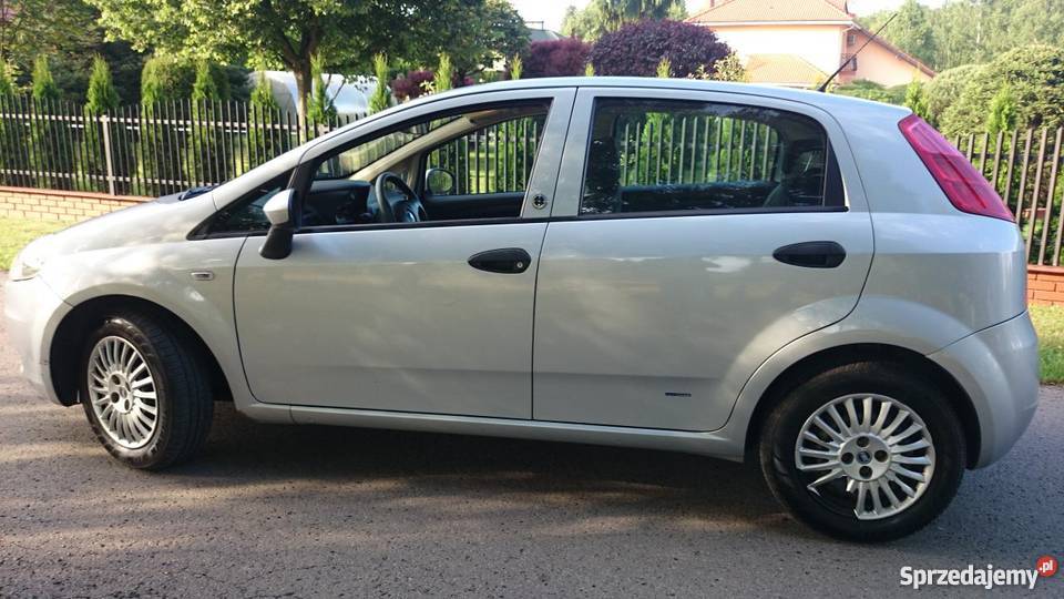 Fiat Grande Punto srebrny Hatchback Samochody osobowe Mielec