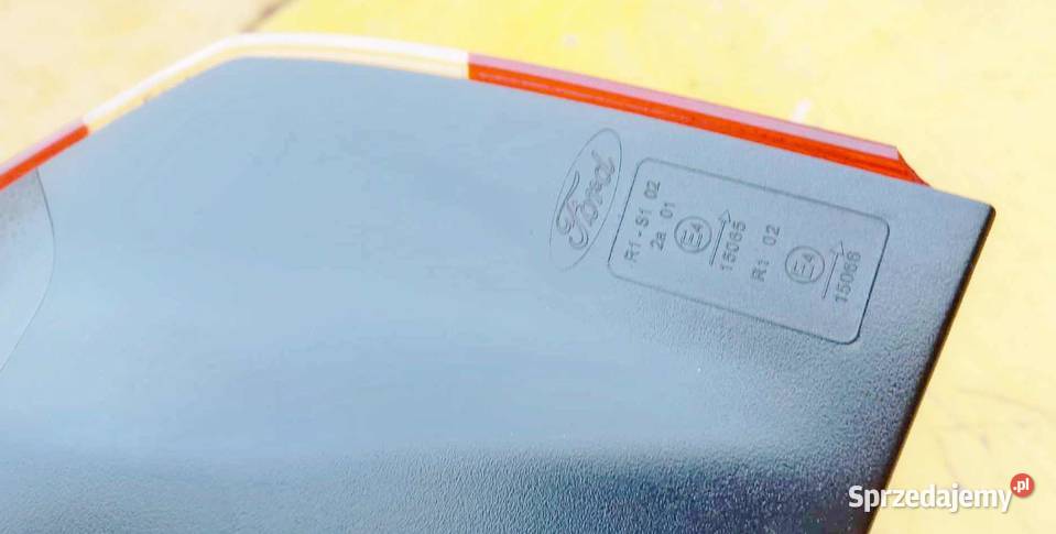 FORD FOCUS MK3 KOMBI 2010 2014 BM5113404G LAMPA Radom