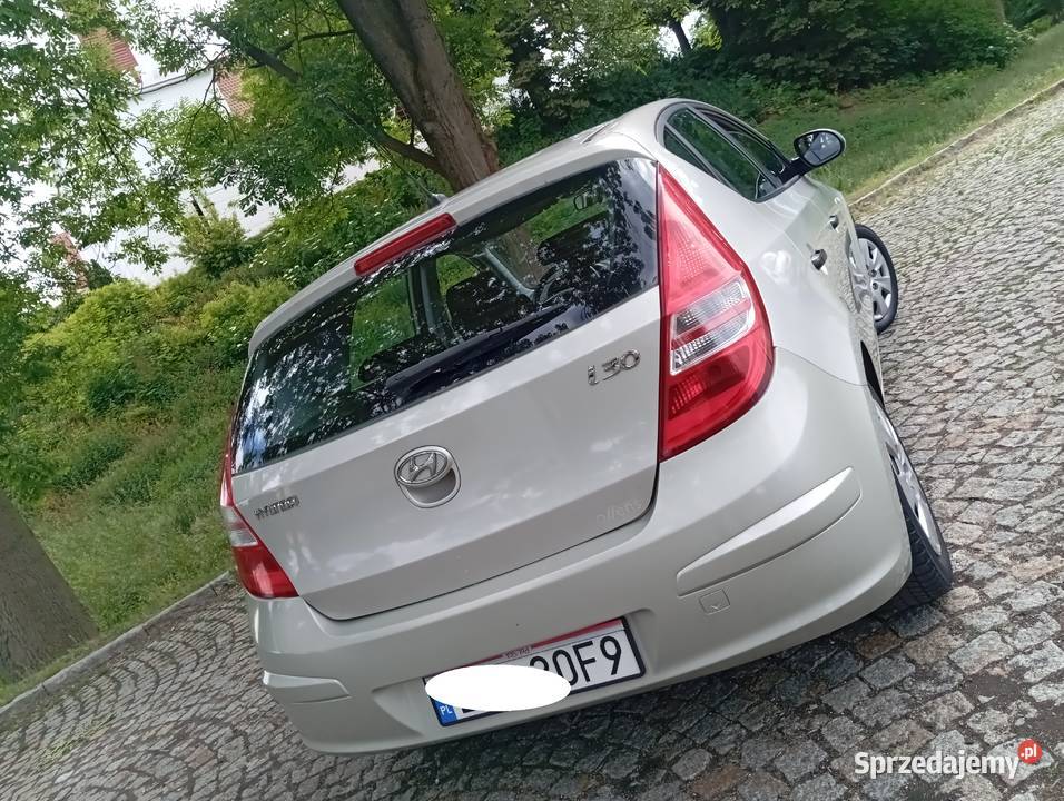 HYUNDAI i30 14 BENZYNKA 1 WŁAŚĆ SUPER STAN światła przeciwmgielne Gostynin